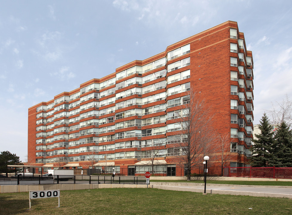 Casa DelZotto in Toronto, ON - Building Photo