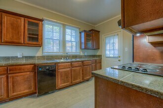 862 N Trezevant St in Memphis, TN - Building Photo - Building Photo