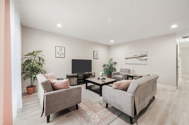 10907 S Normandy Ave in Worth, IL - Foto de edificio - Building Photo