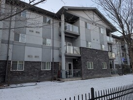 215-215 Greenway Crescent W in Winnipeg, MB - Building Photo