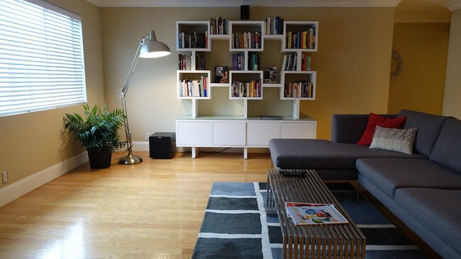 1021 12th St, Unit 206 in Santa Monica, CA - Building Photo - Building Photo