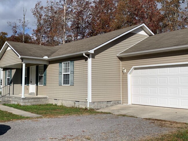 231 Forrestwood Dr in Manchester, TN - Building Photo - Building Photo