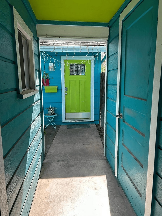 2105 Wordsworth Dr in Austin, TX - Building Photo - Building Photo
