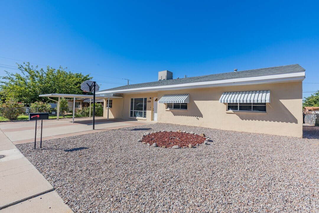 2403 Princeton Ave in Alamogordo, NM - Building Photo