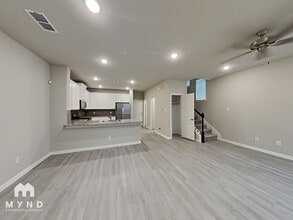 1272 Alamo Dr in Flower Mound, TX - Foto de edificio - Building Photo