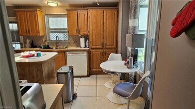 1515 Gulf Coast Dr, Unit 2 in Naples, FL - Building Photo - Building Photo