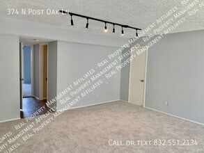 374 N Post Oak Ln in Houston, TX - Building Photo - Building Photo