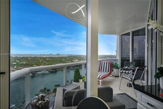 4775 Collins Ave in Miami Beach, FL - Building Photo - Building Photo