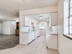 3300 SW 40th St in Oklahoma City, OK - Building Photo - Building Photo