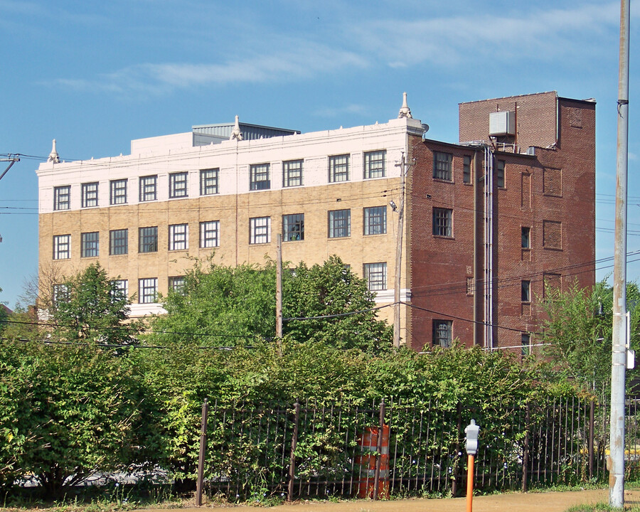 Maison Lofts in St. Louis, MO - Building Photo