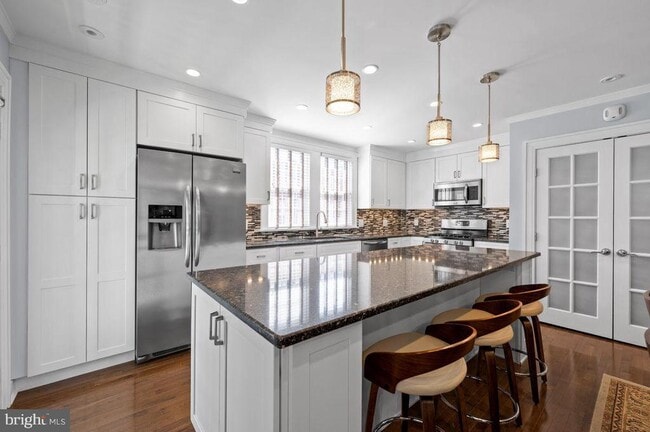 property at 627 Kenilworth Rd