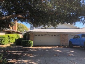 734 Lariat Ln in White Settlement, TX - Building Photo