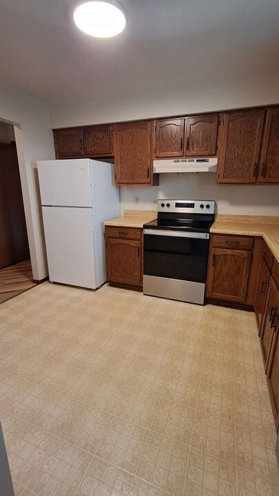 6006 Boxwood Dr in Rockford, IL - Building Photo