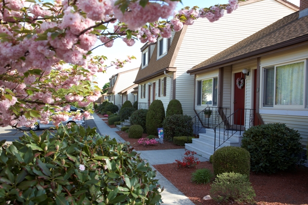 Santini Villa Apartments in Vernon Rockville, CT - Building Photo