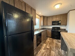 11987 Springbrook Ct in Romeo, MI - Foto de edificio - Building Photo