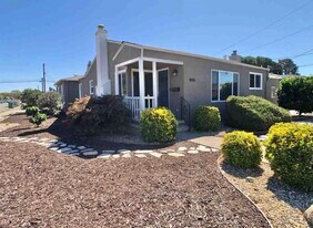 1696 140th Ave in San Leandro, CA - Building Photo