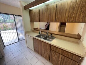 237 Charter Way in West Palm Beach, FL - Building Photo - Building Photo