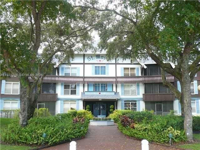 3710 Inverrary Dr in Lauderhill, FL - Building Photo - Building Photo