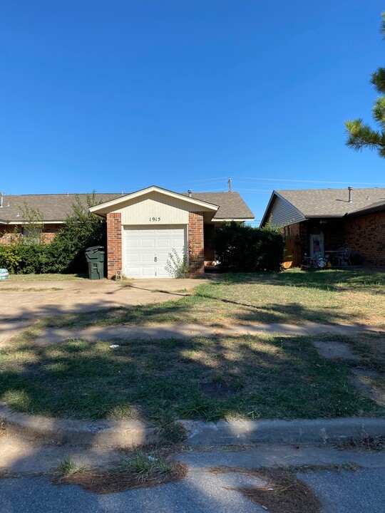 1915 23rd Ave SE in Norman, OK - Building Photo