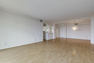 5200 Keller Springs Rd, Unit 824 in Dallas, TX - Building Photo - Building Photo