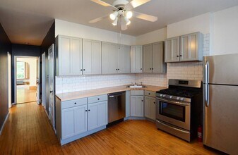 2619 North Albany Avenue, Unit #1 in Chicago, IL - Foto de edificio - Building Photo