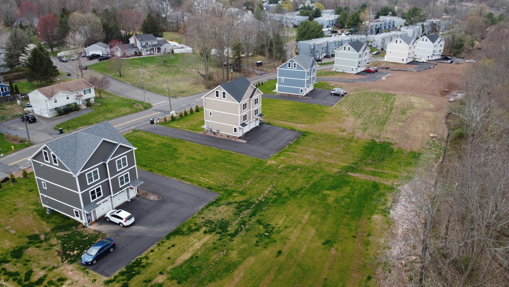 256 Thompson St in East Haven, CT - Building Photo