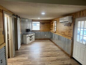 1674 N Double Springs Rd in Fayetteville, AR - Building Photo - Building Photo