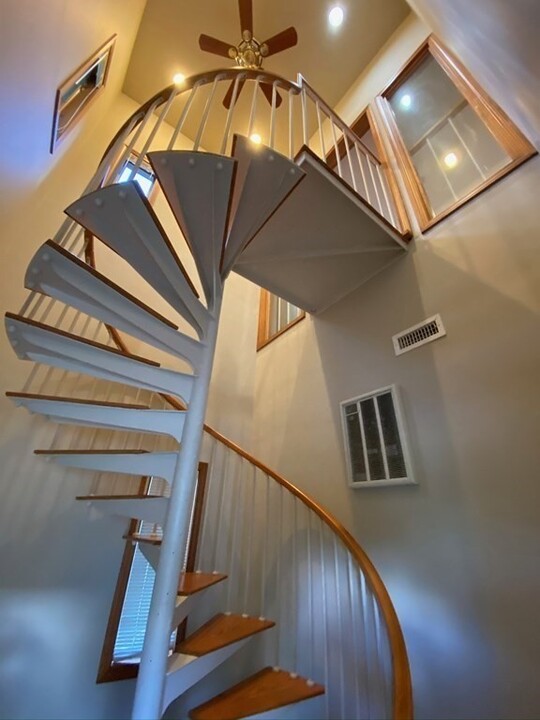 576 Marrett Rd-Unit -1 in Lexington, MA - Foto de edificio