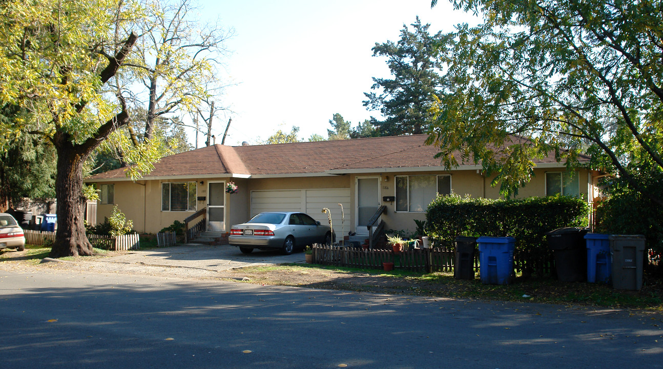 1186 Mcconnell Ave in Santa Rosa, CA - Building Photo