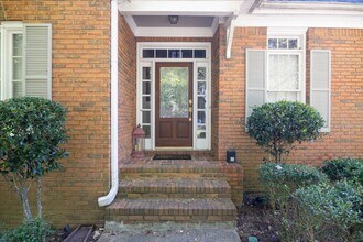 1975 Wellbourne Dr NE in Atlanta, GA - Foto de edificio - Building Photo