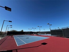2541 Cosmic Dust St in Henderson, NV - Foto de edificio - Building Photo