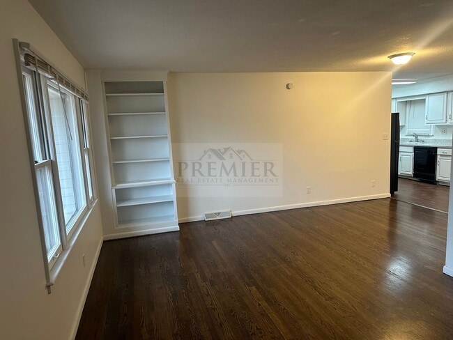 2712 S Glenwood Ave in Independence, MO - Building Photo - Building Photo