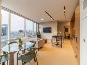 920 N Wells St, Unit # 01705 in Chicago, IL - Building Photo - Building Photo