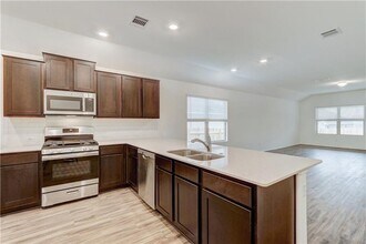 5808 San Savino Dr in Round Rock, TX - Building Photo - Building Photo