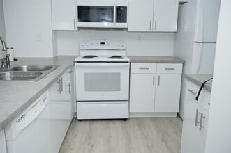 2600 S University Dr in Fort Lauderdale, FL - Building Photo - Building Photo