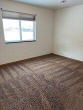 513-516 16th Ave Cir NE in Watertown, SD - Building Photo - Building Photo