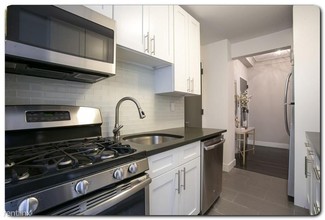 100 E Cooper Ave-Unit -Apt 12 in Aspen, CO - Foto de edificio - Building Photo