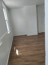 2633 S 18th St, Unit 2 in Pittsburgh, PA - Foto de edificio - Building Photo