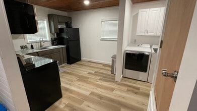 1126 Seydler St in Gonzales, TX - Building Photo - Building Photo