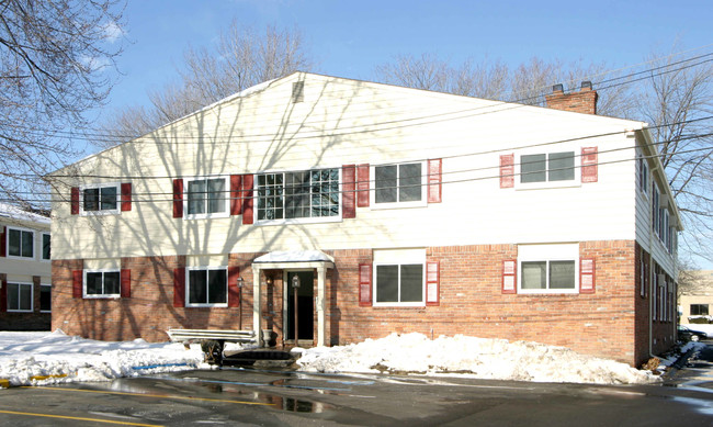 Wellington Place in Clawson, MI - Foto de edificio - Building Photo