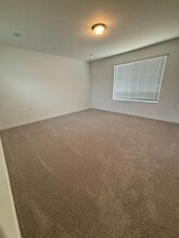 1176 Dana Rd W in Madera, CA - Building Photo - Building Photo
