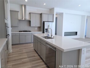 96 Ibiza Lk Dr in Henderson, NV - Building Photo - Building Photo