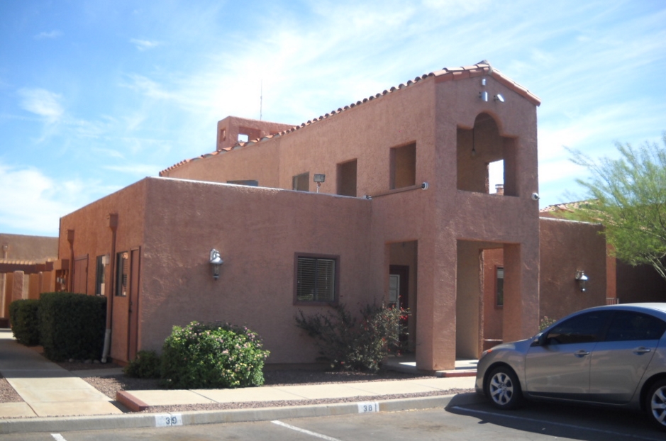 Cooper Star Condominiums in Tucson, AZ - Building Photo