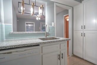 5216 Arboles Dr in Houston, TX - Building Photo - Building Photo