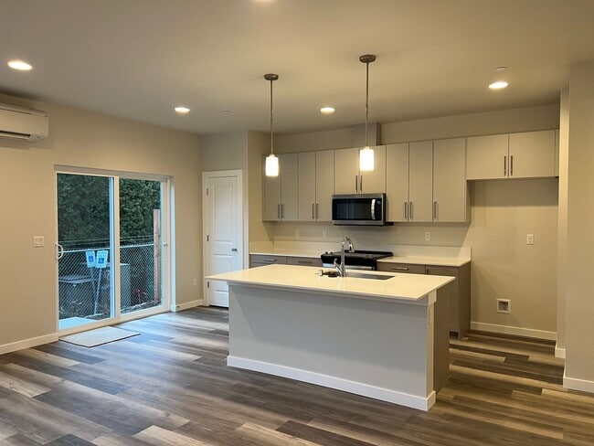 312 164th St SW in Lynnwood, WA - Building Photo - Building Photo