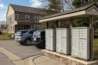 Encore at Lake Forest Trail in Brighton, MI - Foto de edificio - Building Photo