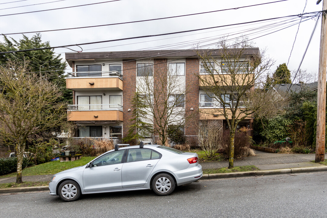 138 Templeton Dr in Vancouver, BC - Building Photo