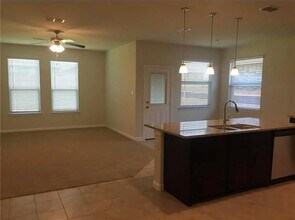 1045 Spanish Needle Trail in Fort Worth, TX - Building Photo - Building Photo
