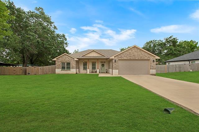 412 Stadium Ln in Van, TX - Building Photo