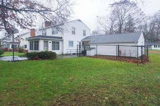 409 Lombard St in Albion, MI - Foto de edificio - Building Photo